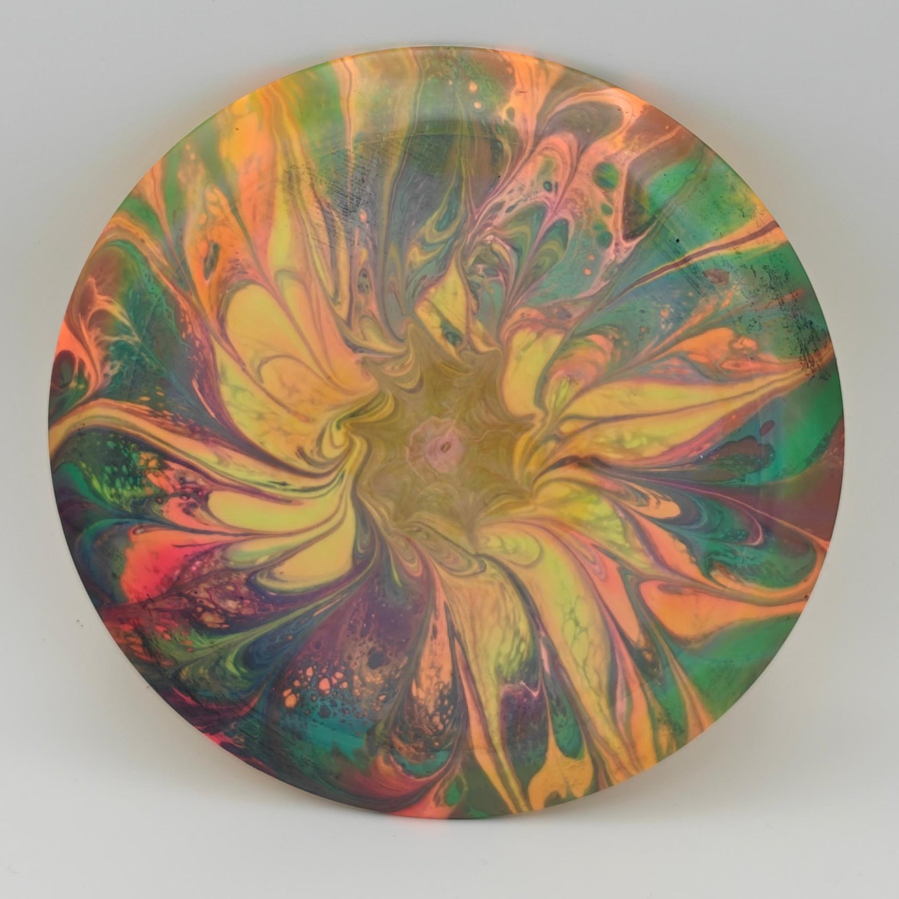 Interstellar Dyed Discs