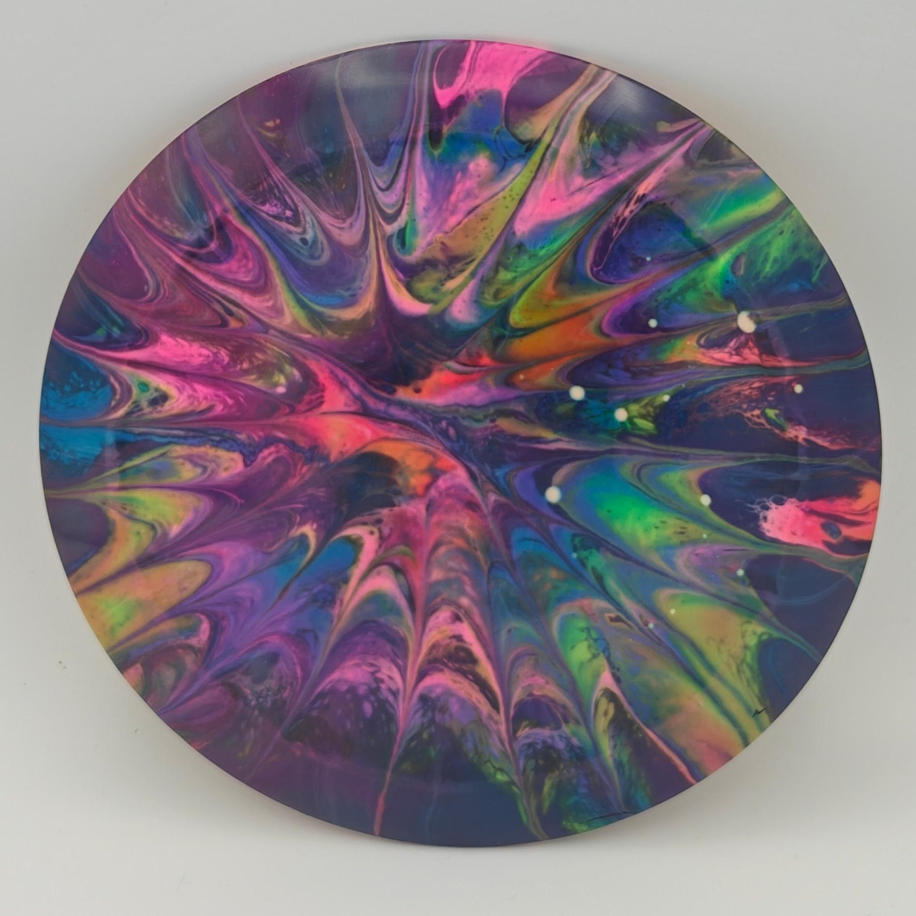 Interstellar Dyed Discs